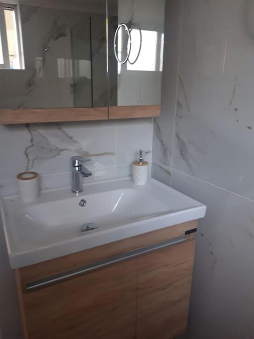 Comfort Apartment In The City カラマタ エクステリア 写真